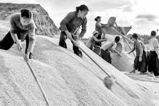 Trên chặng đường "vừa kháng chiến, vừa kiến quốc"