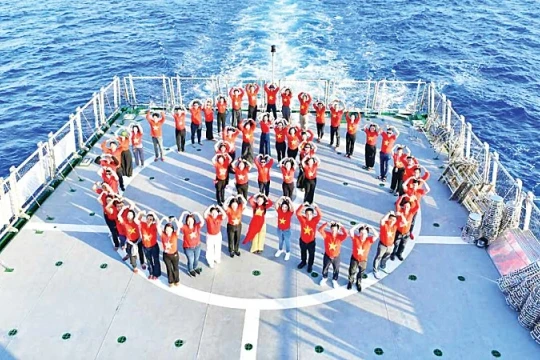 Những chuyến đi đắp bồi tình yêu nước