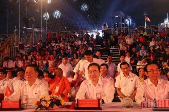 Sâu lắng, tự hào chương trình nghệ thuật đặc biệt Thời cơ vàng