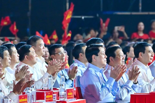 Cầu truyền hình “Thời cơ vàng”, kết nối những trang sử hào hùng và thời cơ, vận hội bước vào kỷ nguyên mới