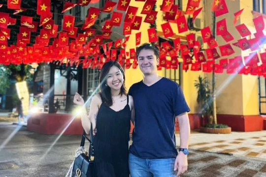 Du khách quốc tế ấn tượng với không khí chào đón Quốc khánh 2/9 tại Hà Nội