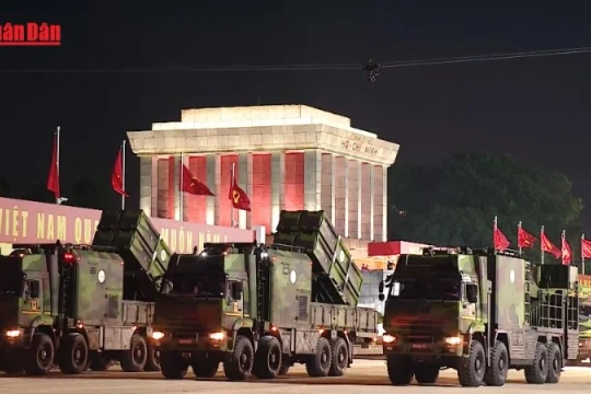 [Video] Hùng tráng tổng hợp luyện diễu binh, diễu hành lần 2 tại Quảng trường Ba Đình