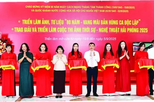 Triển lãm ảnh, tư liệu “80 năm vang mãi bản hùng ca độc lập”
