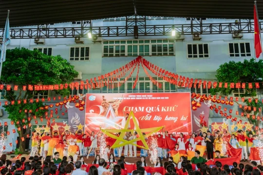 [Ảnh] Học sinh Hà Nội tri ân lịch sử, nuôi dưỡng niềm tin và khát vọng dựng xây tương lai