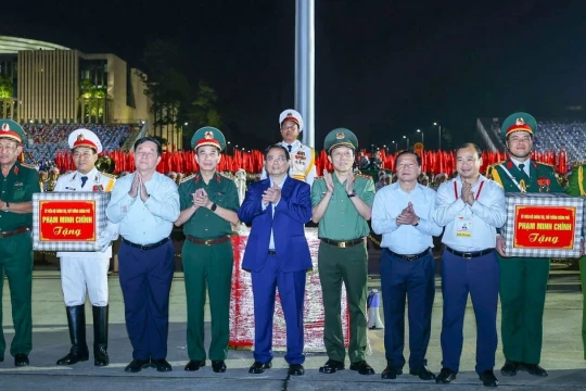 Thủ tướng Phạm Minh Chính dự Sơ duyệt cấp Nhà nước diễu binh, diễu hành