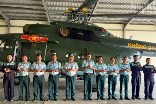 Động viên lực lượng bay chào mừng và diễu binh, diễu hành A80