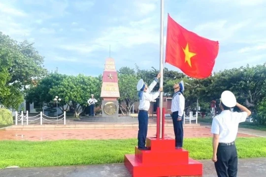 Người lính Trường Sa chào mừng Quốc khánh 2/9