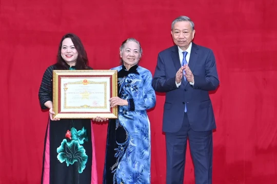 [Ảnh] Tổng Bí thư Tô Lâm dự Lễ truy tặng Danh hiệu Anh hùng Lực lượng vũ trang nhân dân cho đồng chí cố Bộ trưởng, Thượng tướng Bùi Thiện Ngộ