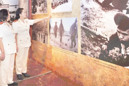 Câu chuyện hiếm có về hai chị em Anh hùng