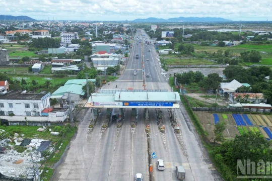 [Ảnh] Trạm thu phí bỏ hoang ở Thành phố Hồ Chí Minh và Đồng Nai
