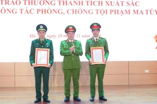 Khen thưởng c&#225;c đơn vị ph&#225; ba chuy&#234;n &#225;n ma t&#250;y lớn